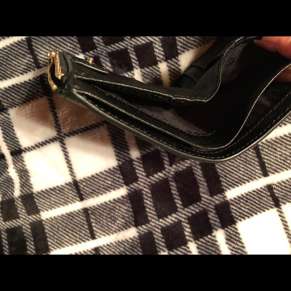 Tory Burch Robinson Mini Wallet - Picture 5 of 7